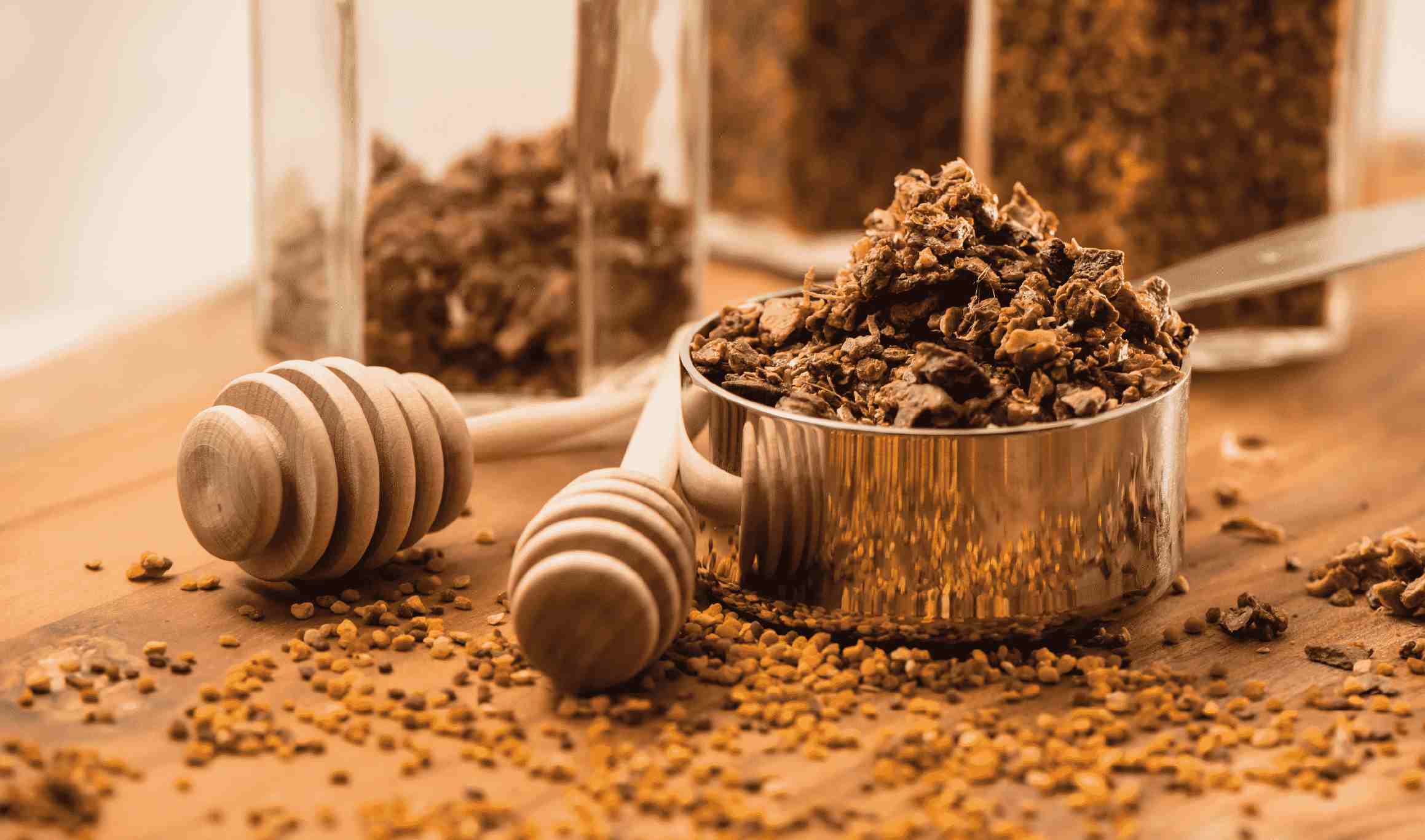 كل ما تحتاج إلى معرفته عن عسل البروبوليس